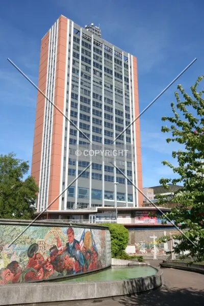 Photo 145-738-445