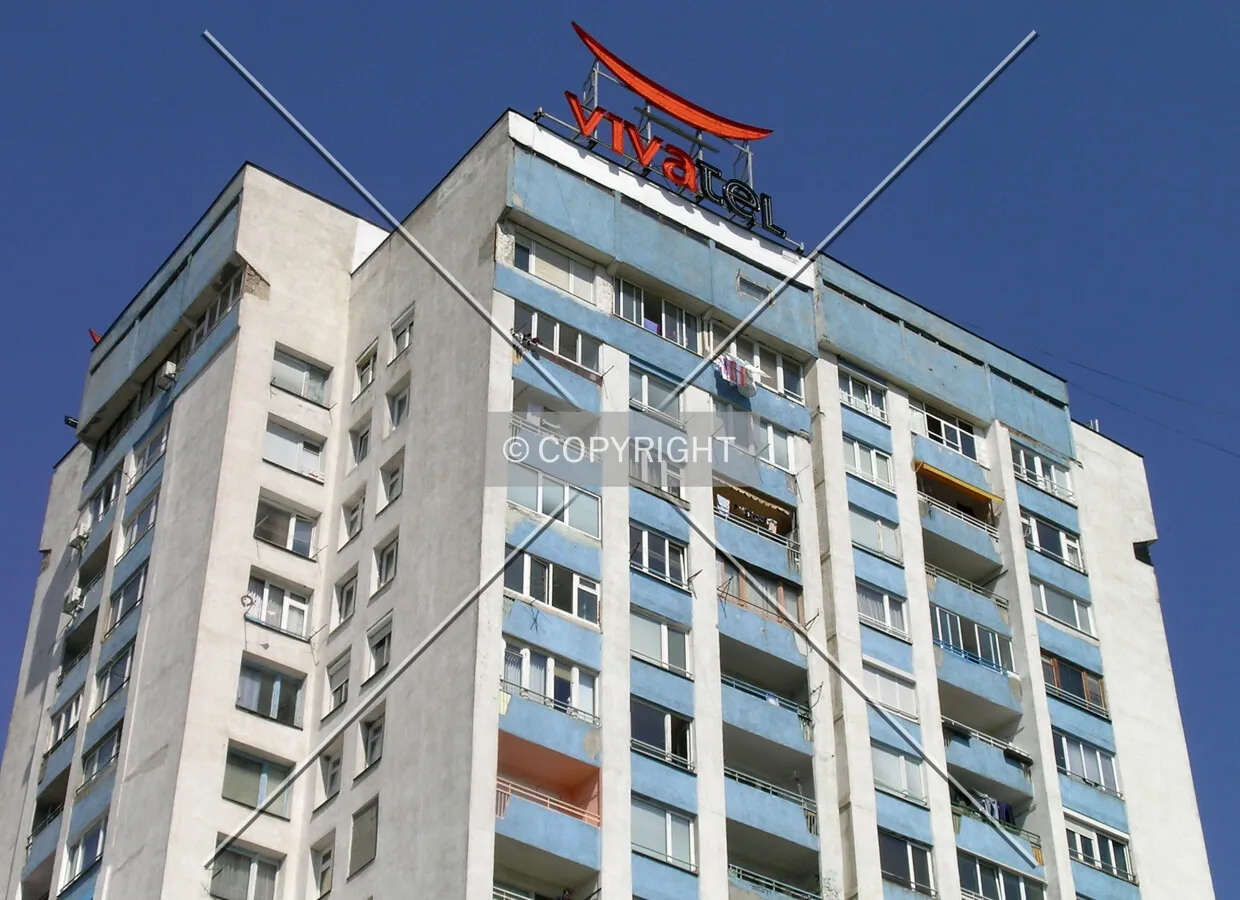 Photo 145-907-590