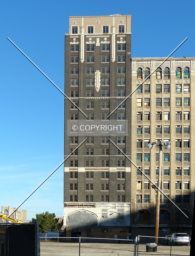 Photo 145-931-819