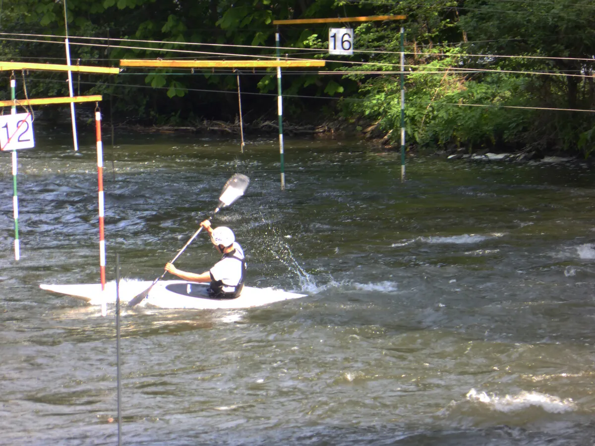 Photo 147-569-880
