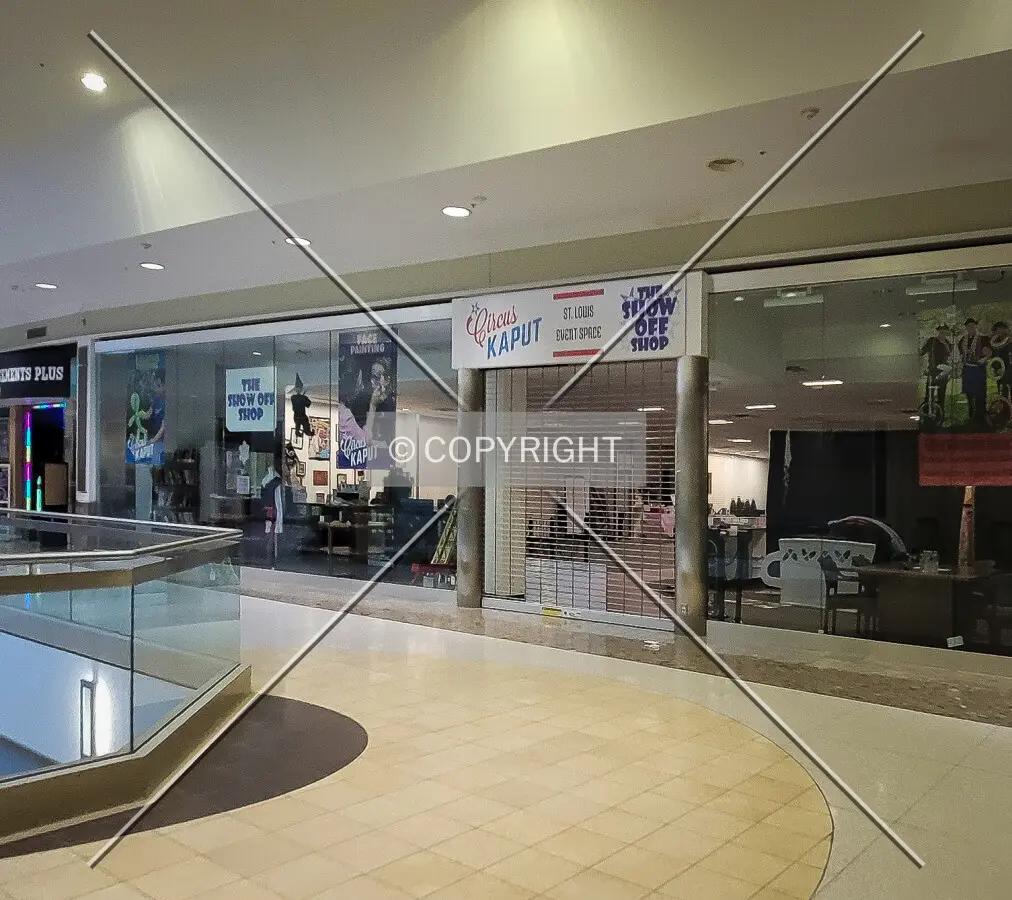 Circus Kaput and The Show Off Shop located in a vacant storefront; October 27, 2023