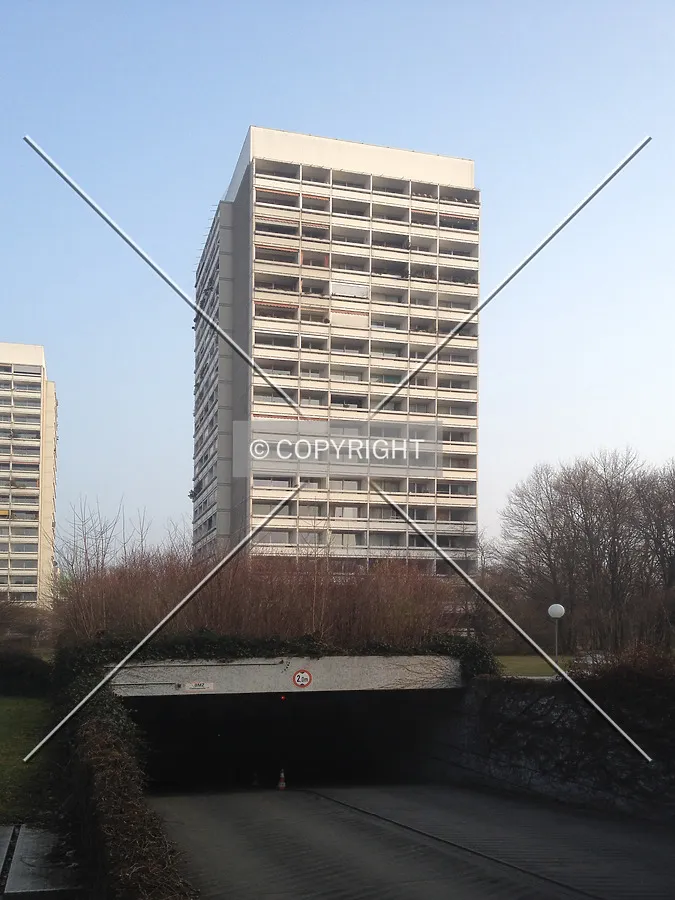 Photo 147-953-640