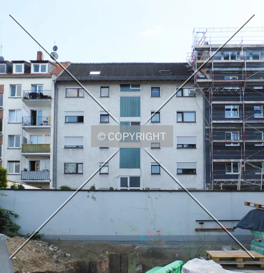 Photo 148-033-745