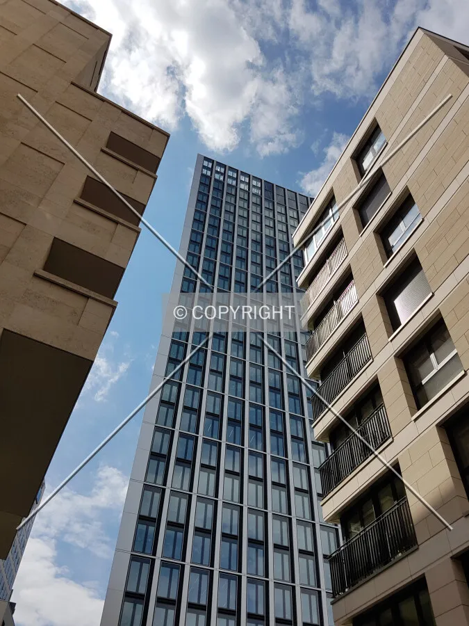 Photo 148-370-994