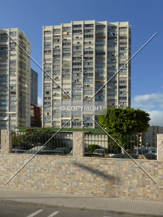 Photo 148-645-336