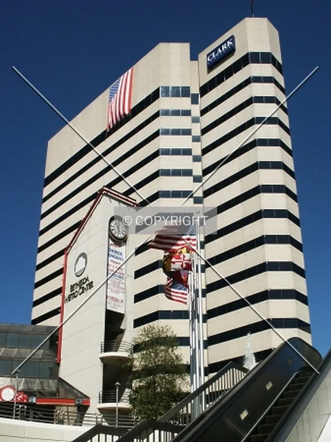 Photo 148-711-395