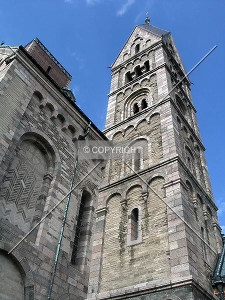Photo 148-954-618