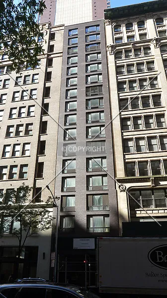 Photo 149-505-674