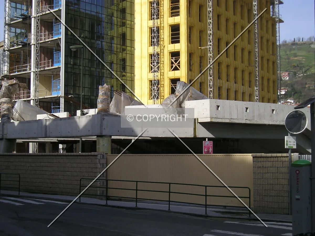 View of the structure between the towers