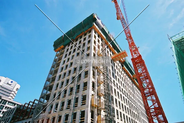 View to the top; next to the crane