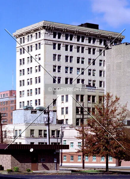 Photo 150-696-338