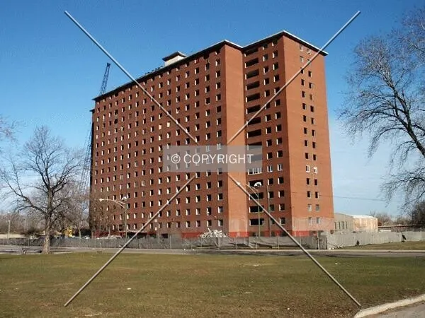 Photo 150-842-451
