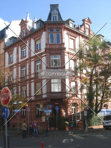 Photo 151-327-737
