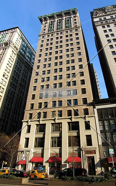 Photo 151-329-683