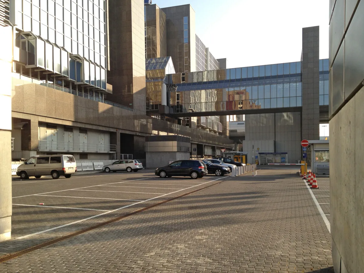 Photo 151-627-468