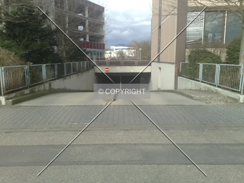 Photo 151-636-377
