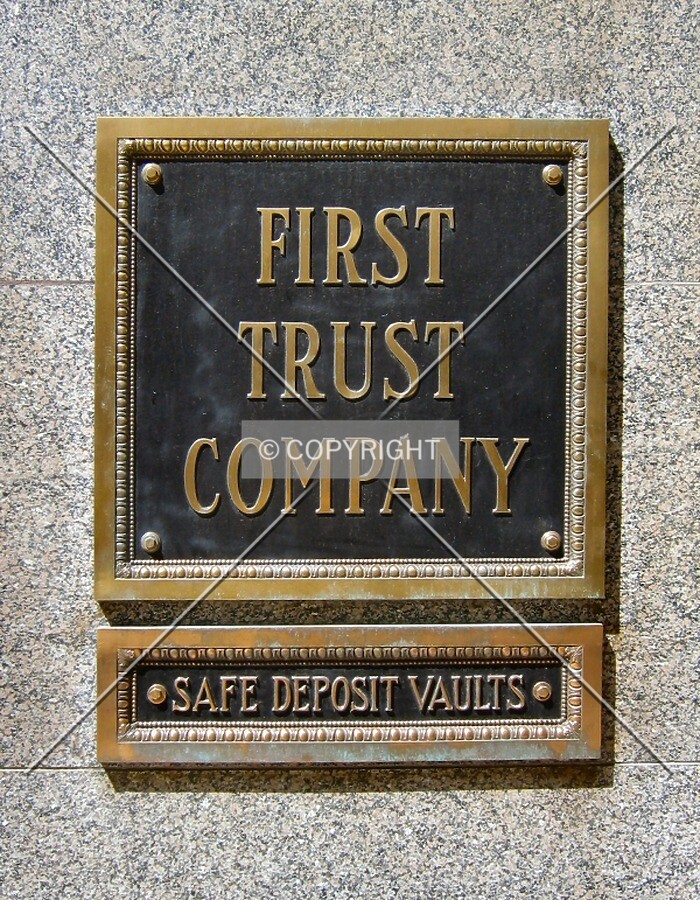 Plaque near 4th Street entrance