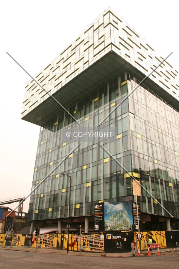 Looking up at the overhang from the junction of The Cut, Union Street and Blackfriars Road