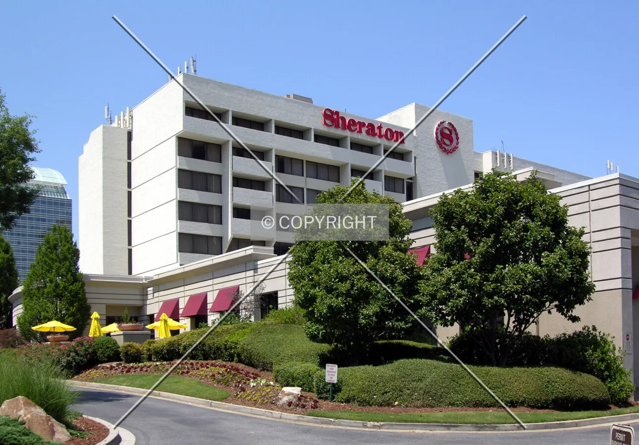 Entrance area off Lenox Road