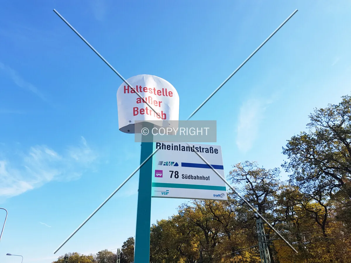 Bus stop temporarily moved elsewhere - Haltestelle außer Betrieb