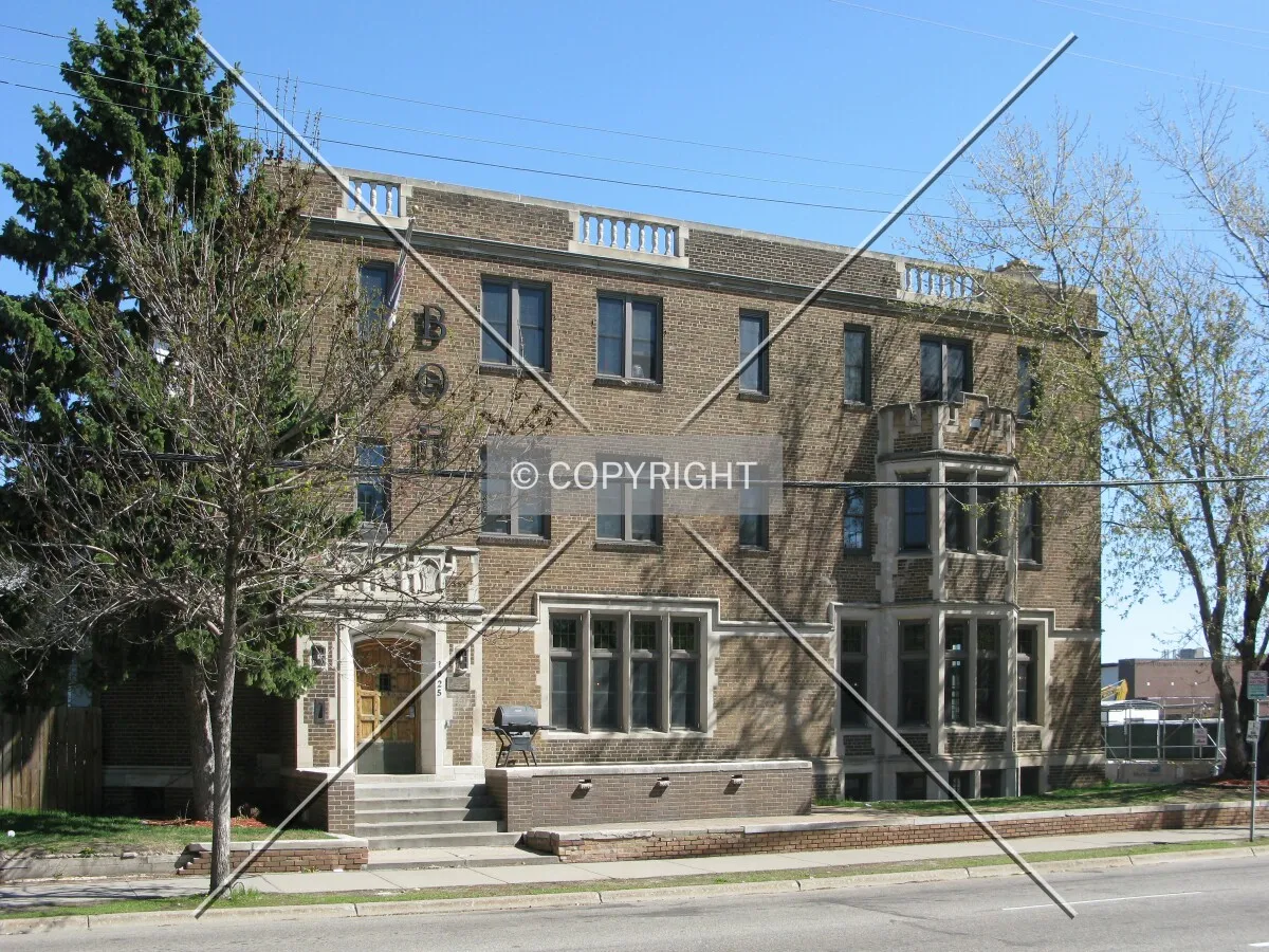 View to the northeast across University Avenue SE