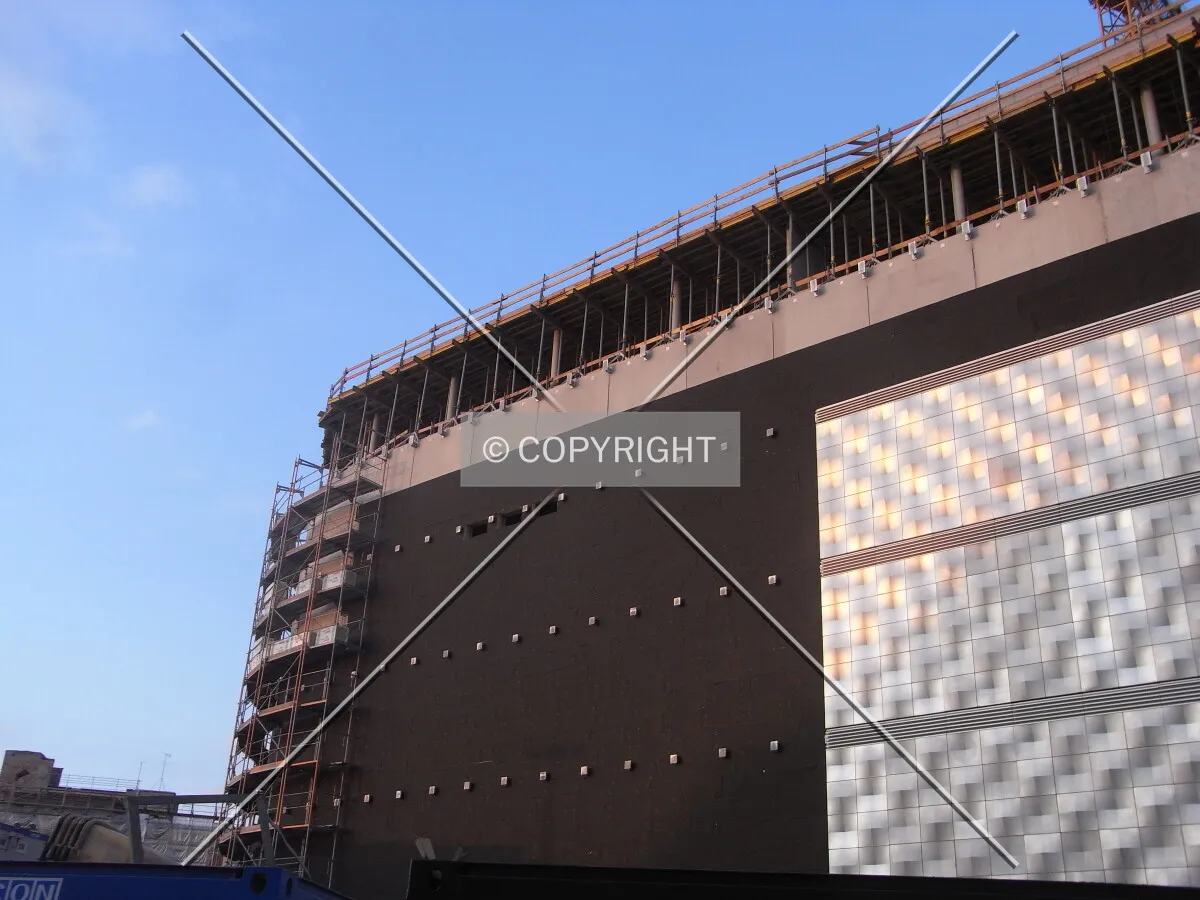 Aluminum facade going up at Höfe am Brühl