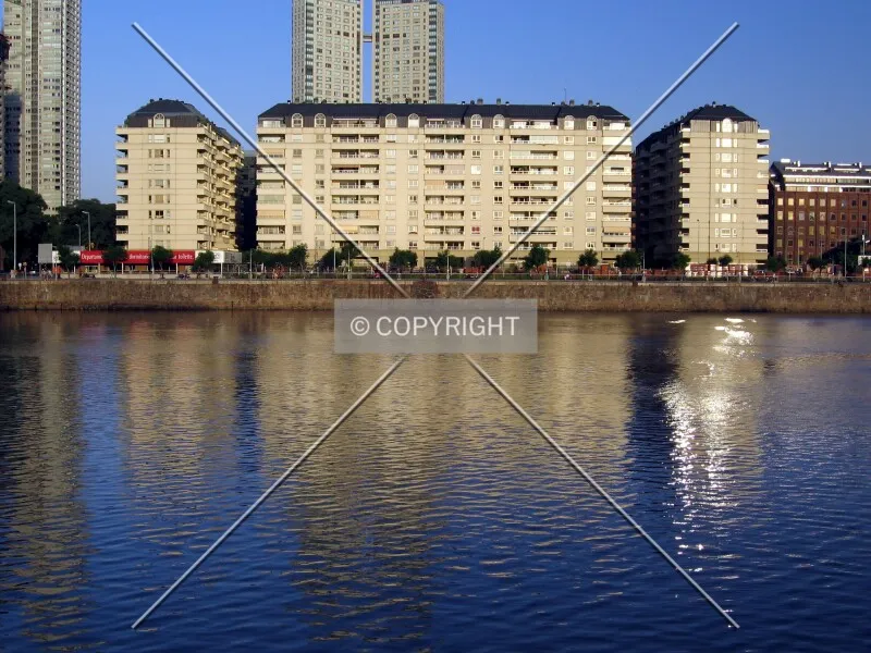 Photo 155-452-637