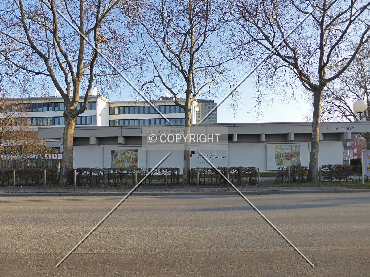 Photo 156-110-684