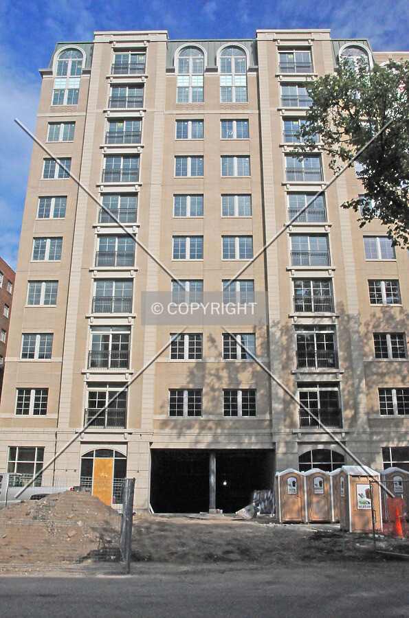 Looking up the northwest corner from Hinman Avenue
