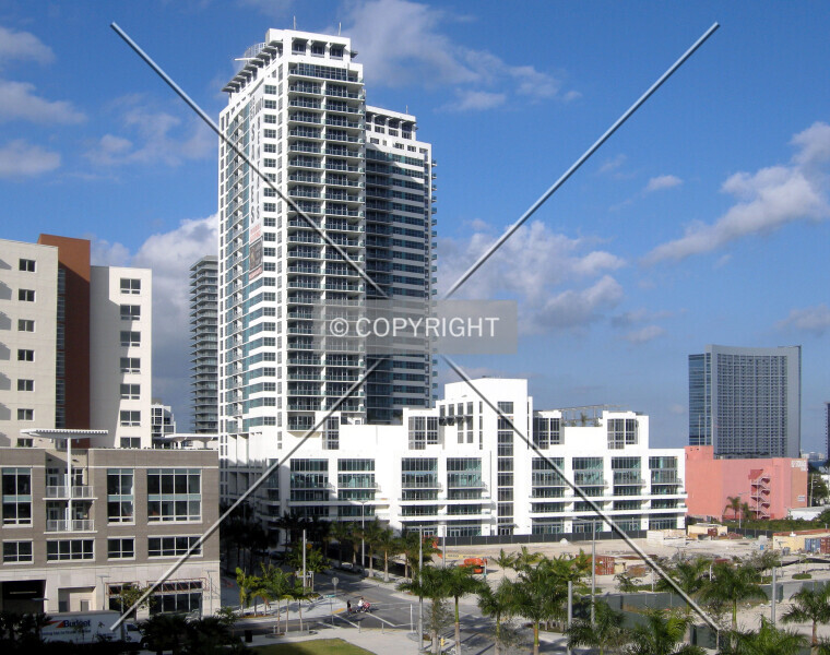 Photo 157-979-758