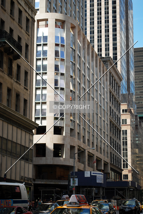 Base along 5th Avenue