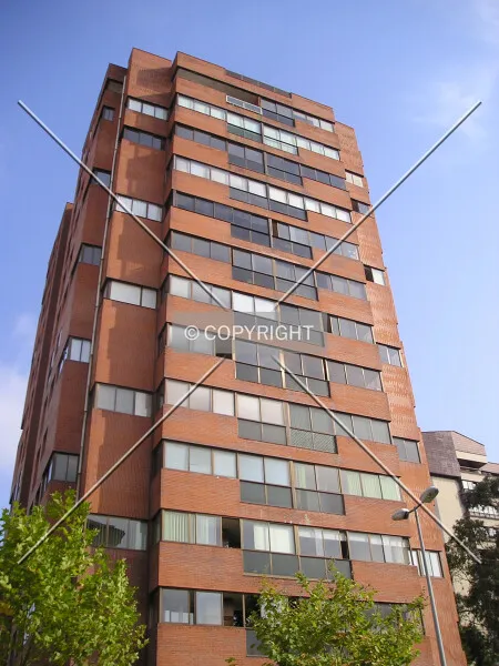 Photo 161-017-943