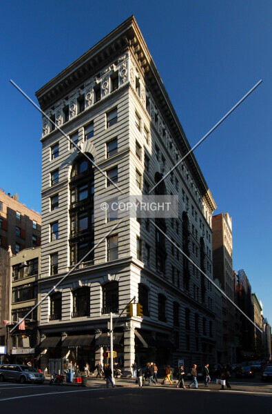 Photo 161-439-620