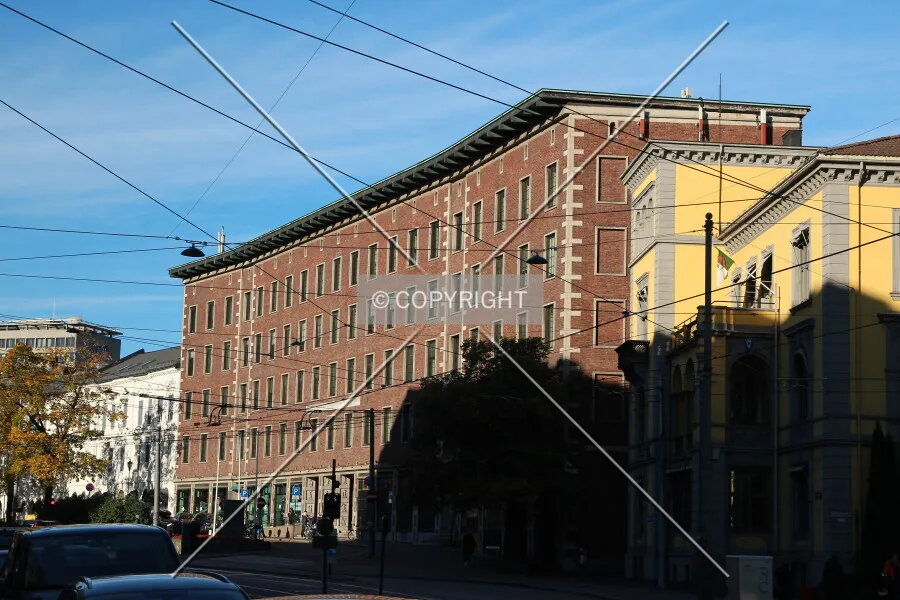 Photo 162-653-926