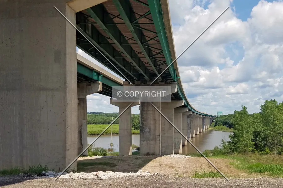 Photo 016-329-421