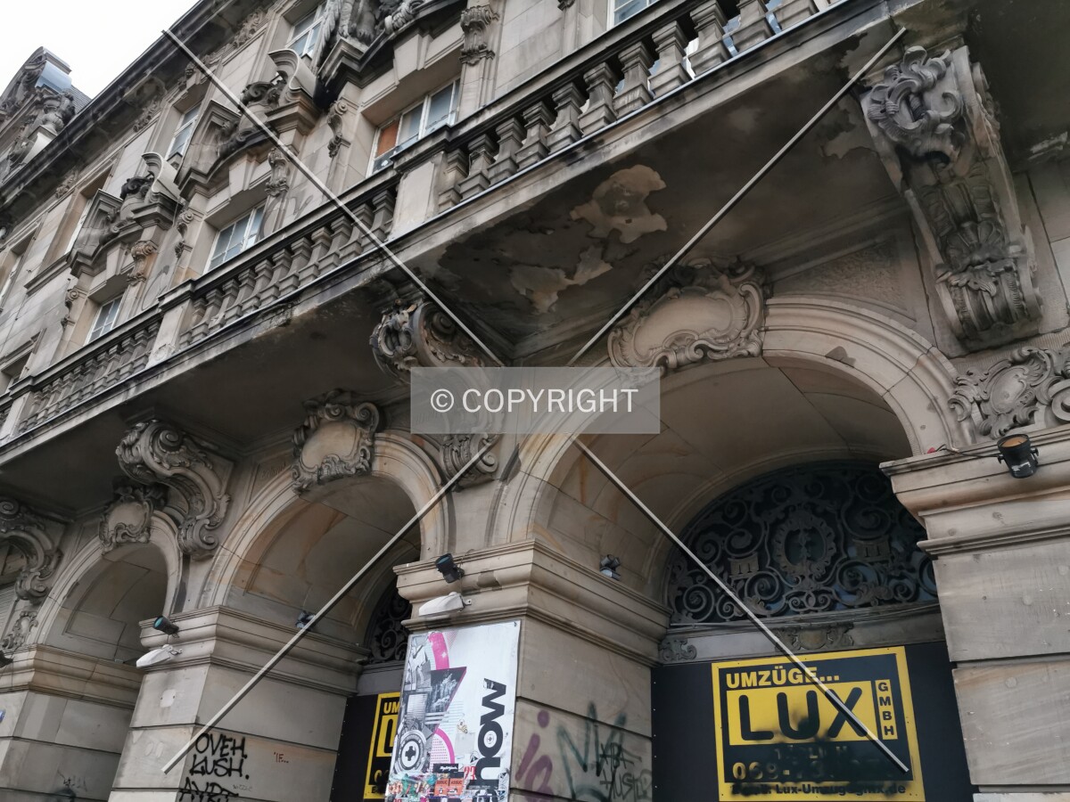 Photo 164-738-883