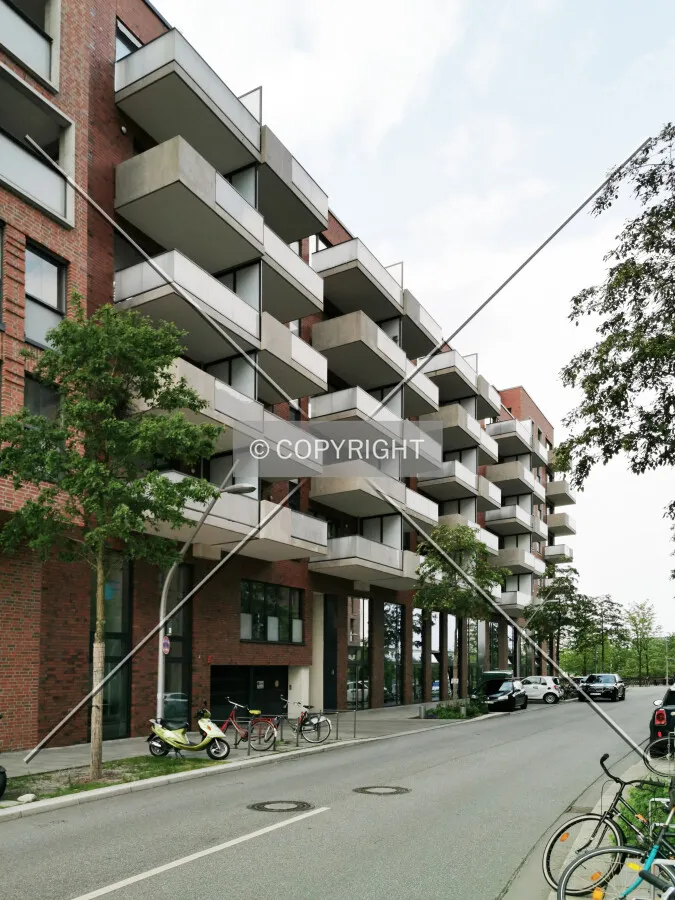 Photo 165-345-779