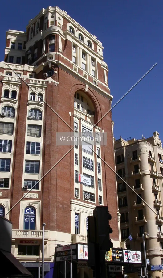 The building seen from Plaza de Callao