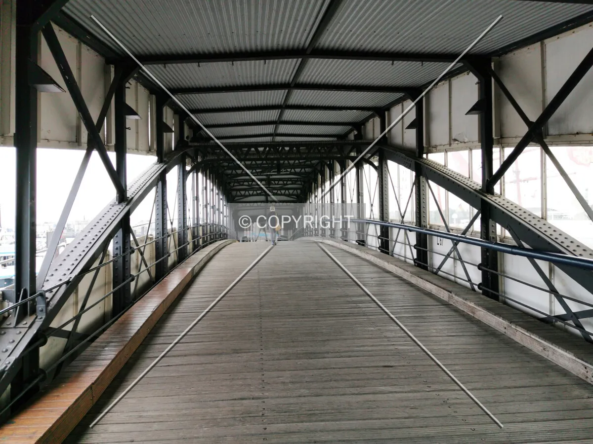 Photo 165-915-024