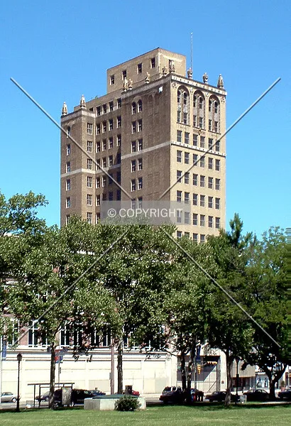 Photo 166-070-590