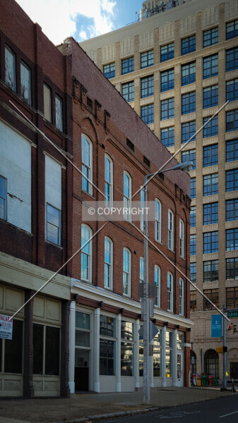 Photo 166-679-343