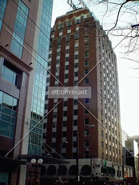 Photo 167-410-695