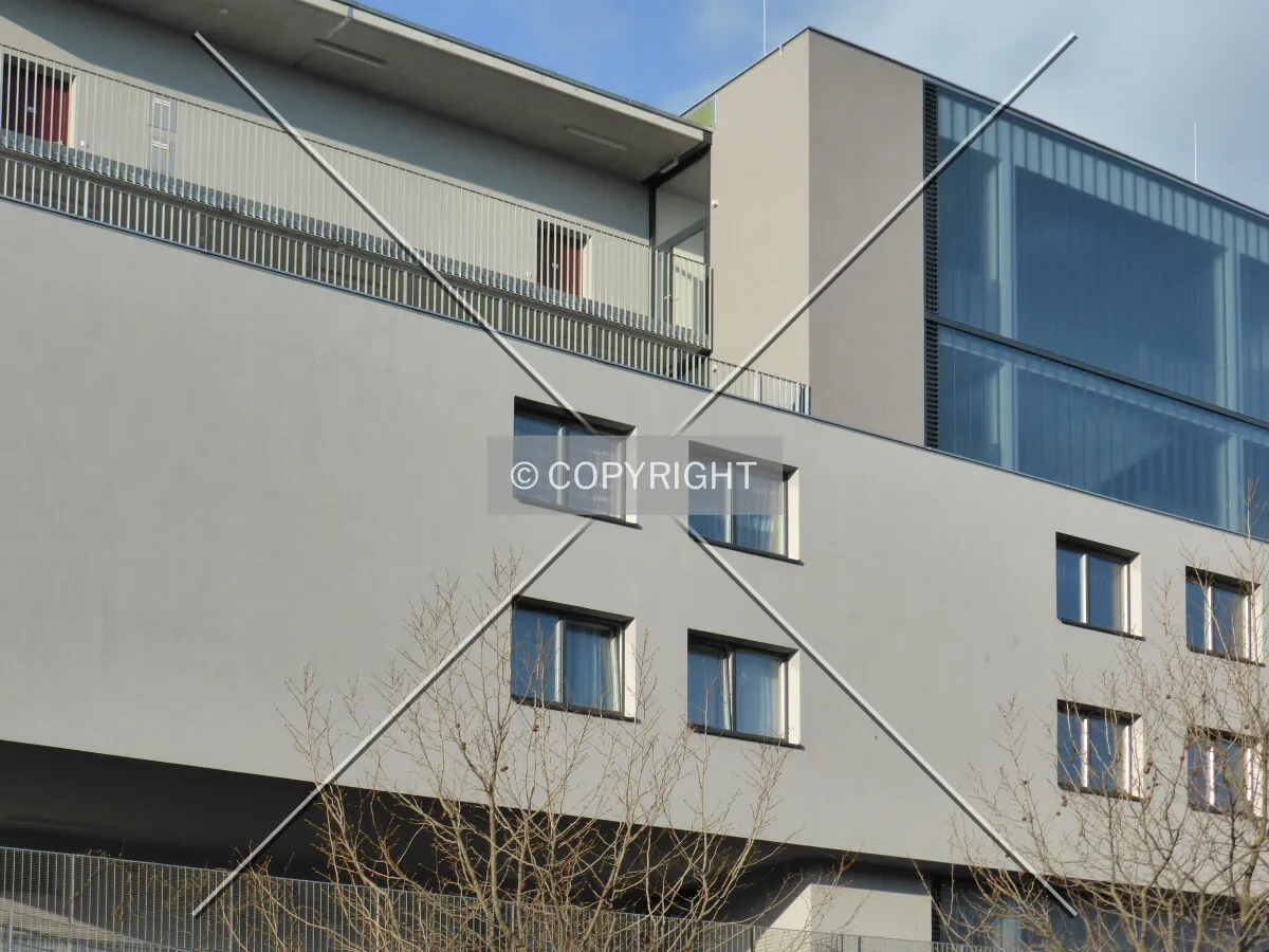 Photo 168-453-552