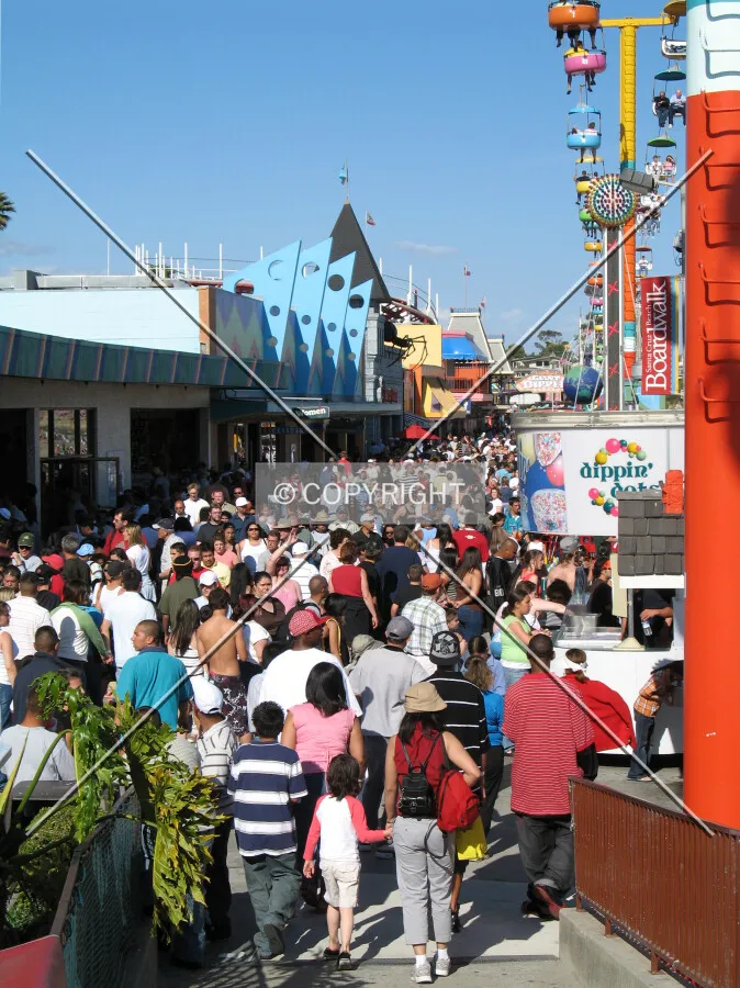 Looking east down the crowded boardwalk