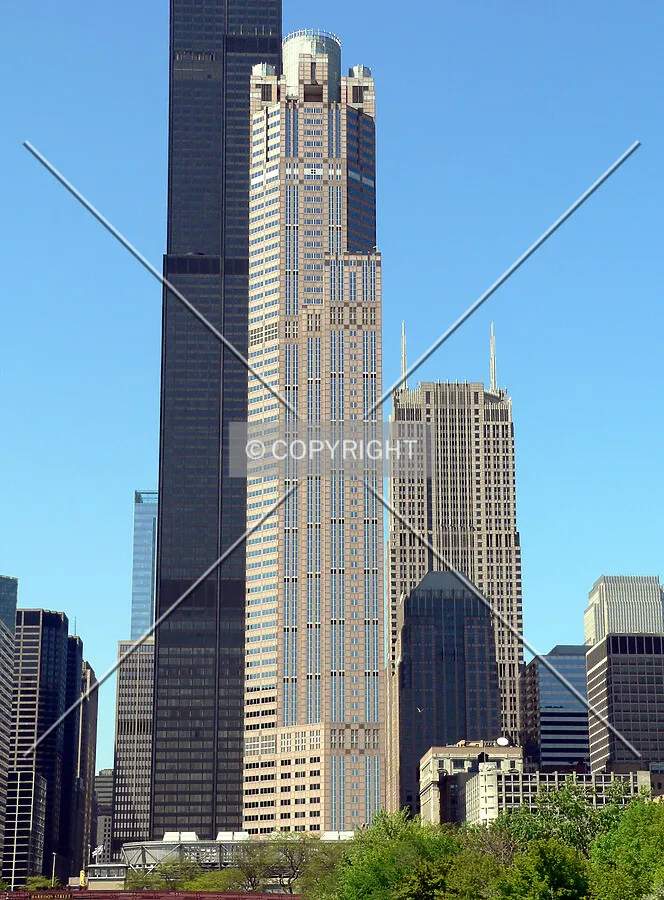 View to the north from the Chicago River