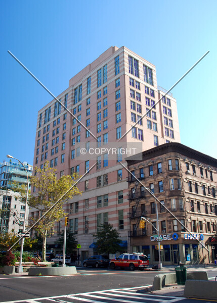 Photo 169-684-377