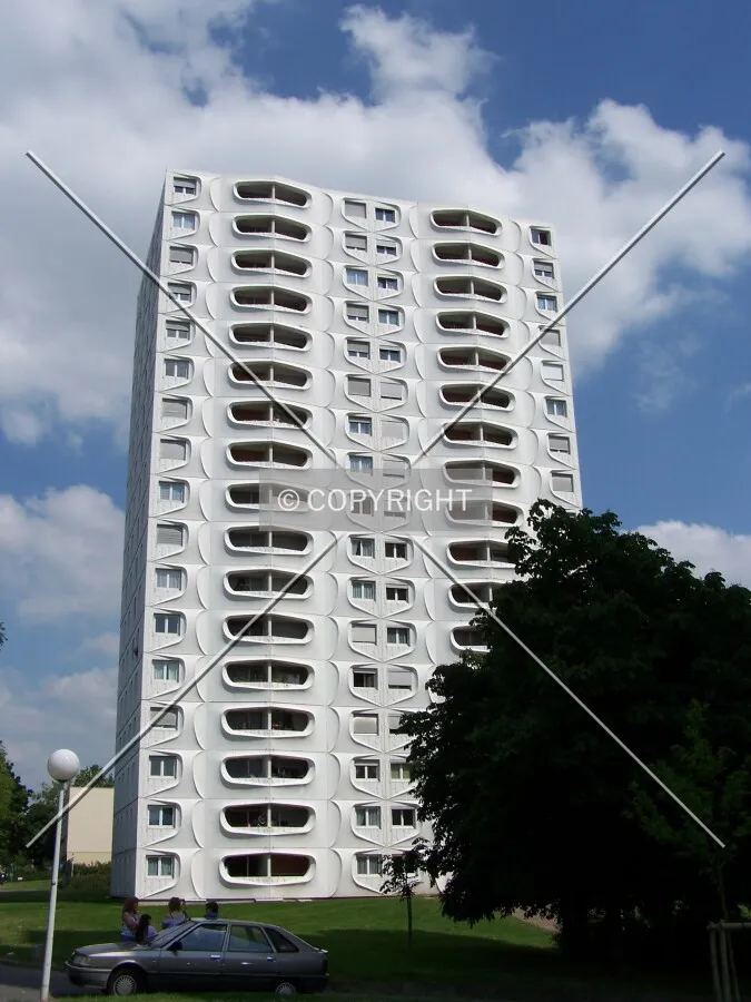Face ouest vue depuis la Rue de Suisse