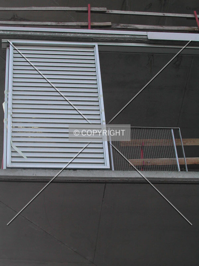 Test on the facade