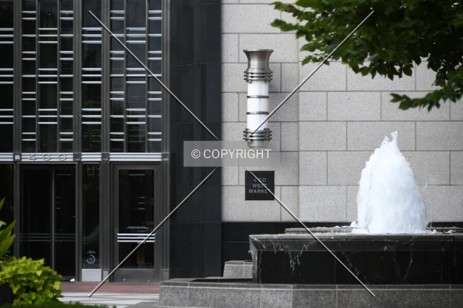 Photo 170-524-392