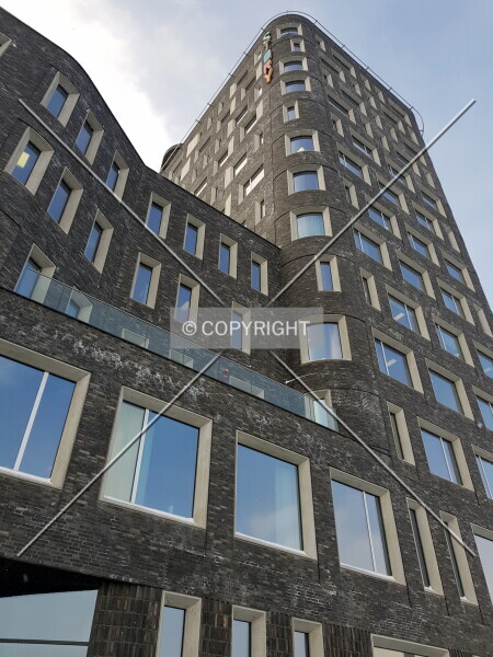 Photo 170-635-630